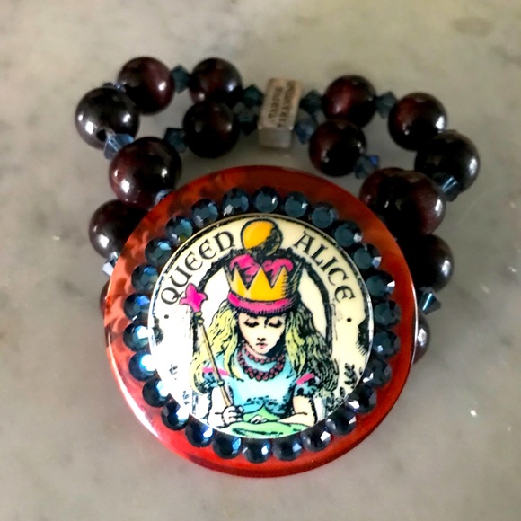 ❤️Sale❤️Tarina Tarantino Queen Alice Bracelet